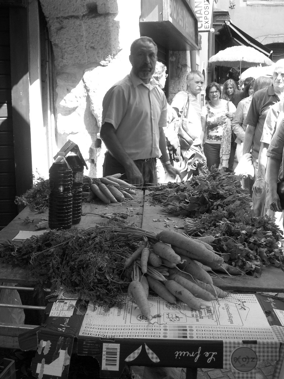 market, vegetables, fair, nature, spring, crazy, bazaar, carrots, fresh vegetables, regional, local, products-965359.jpg